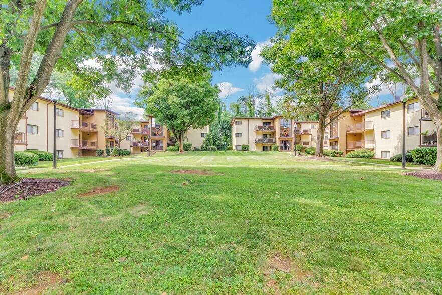 Fox Glen Apartments 5902 Cross Country Blvd Baltimore MD 21215