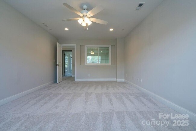 Building Photo - 6607 Wildbrook Dr