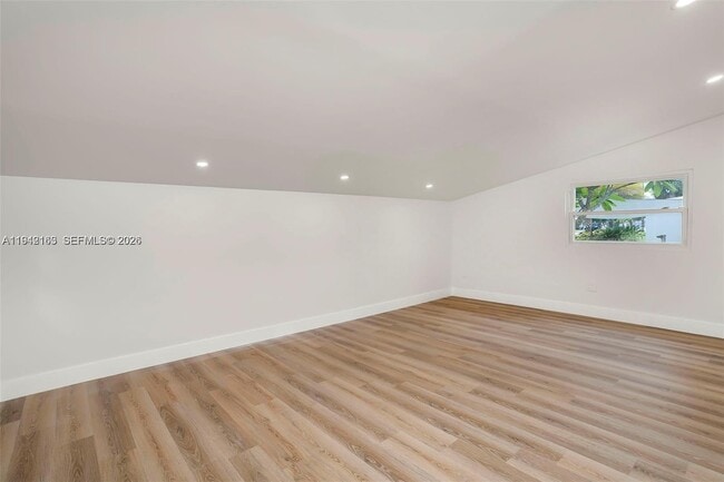 Building Photo - 2621 SW 19th St