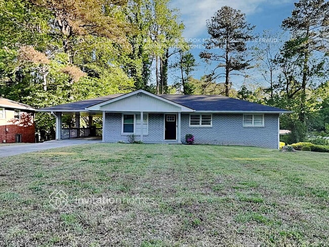 Building Photo - 3582 Highwood Dr SW