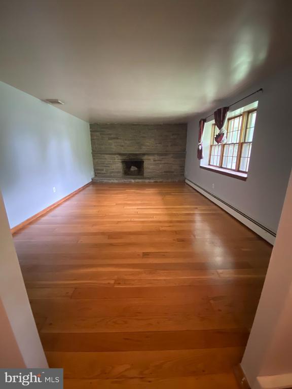 Building Photo - 1002 Windsor Ave