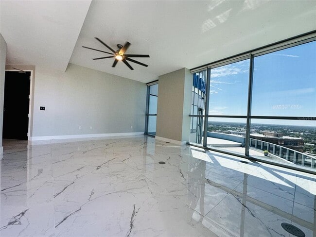 Building Photo - 111 E Washington St