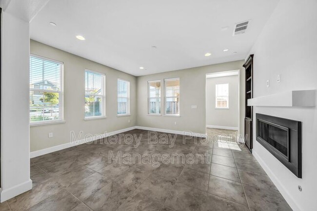 Building Photo - 3008 Lighthouse Ln