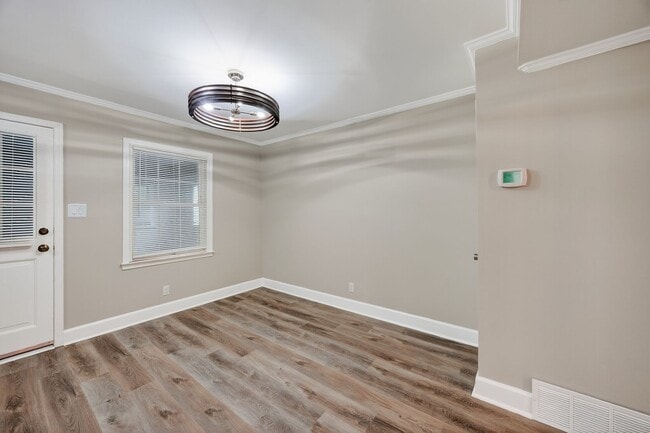 Building Photo - Two bedroom townhome in prime location!