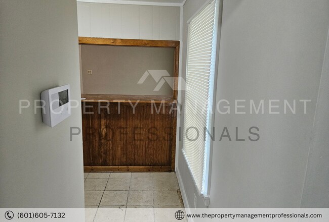 Building Photo - 140 Neatherwood Dr