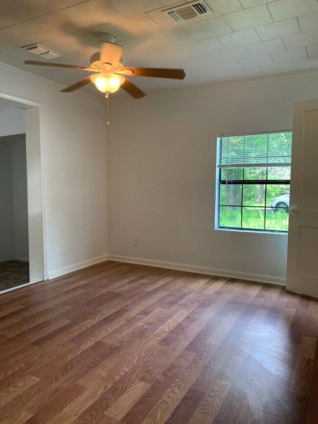 Building Photo - 1272 Pecan St