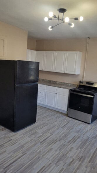 Building Photo - 49 Lawlor St