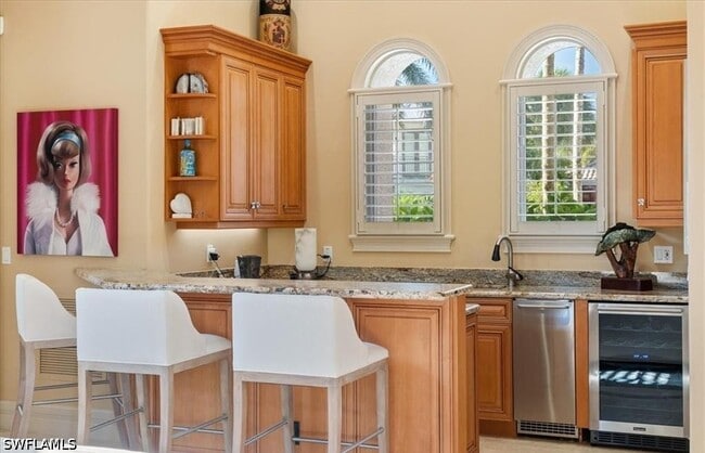 Building Photo - 550 21st Ave S