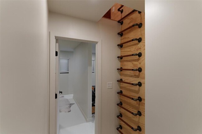 Building Photo - 6007 Leisure Run Rd