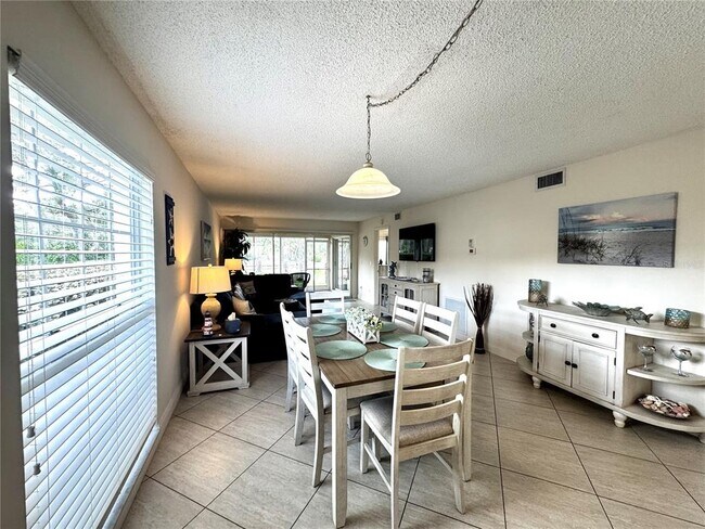 Building Photo - 4377 Longmeadow