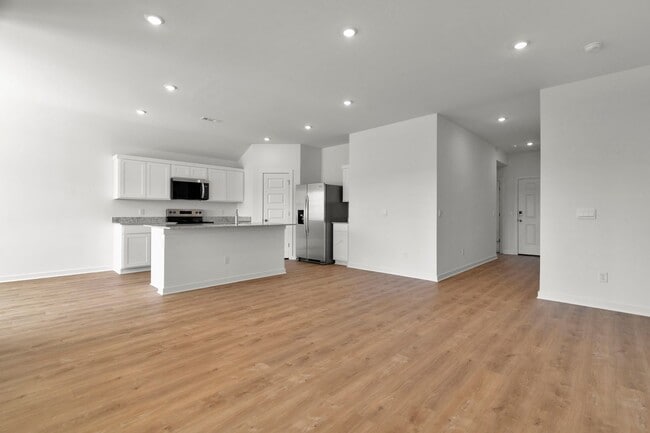 Building Photo - Brand-New 3 Bedroom Home in Prairie Grove! Move-in Ready!