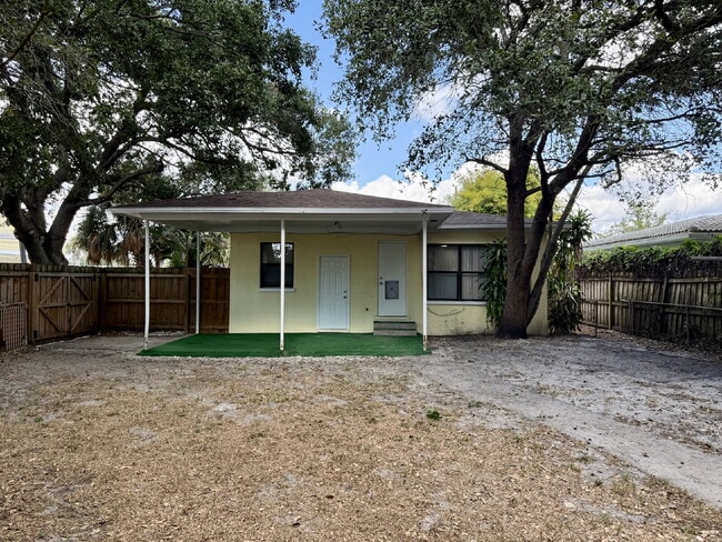 Building Photo - Single Family Home in South Tampa