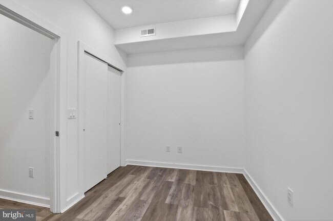 Building Photo - 1445 S 32nd St