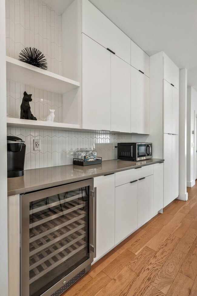 Building Photo - 1007 12th Ave N