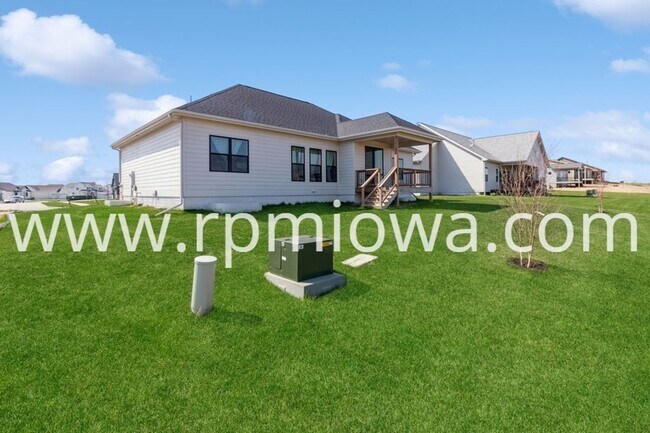 Building Photo - EXECUTIVE RANCH!  5 Bedroom, 3 Bathroom Home in Ankeny!!