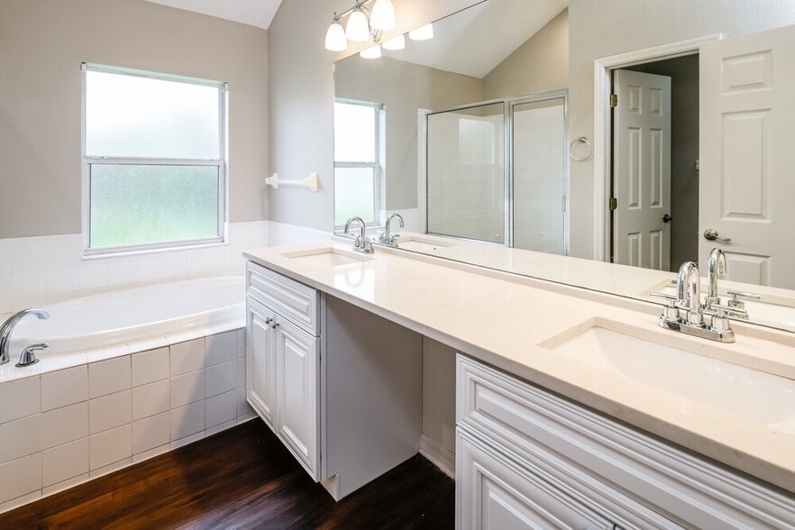 Building Photo - 5224 Braddock Dr