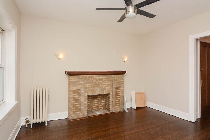 Building Photo - 5306 N Ashland Ave