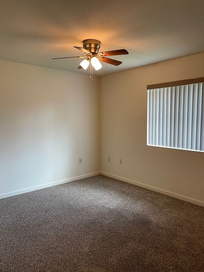 Building Photo - 3 BED 2 BATH W/ATTACHED MOTHER-IN-LAW SUITE *SOLAR PANELS ON ROOF = LOW ELECTRIC BILL*