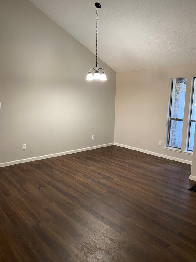 Building Photo - 2819 Colony Dr