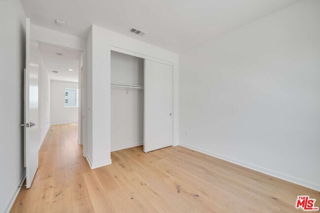 Building Photo - 4320 N Eagle Rock Blvd