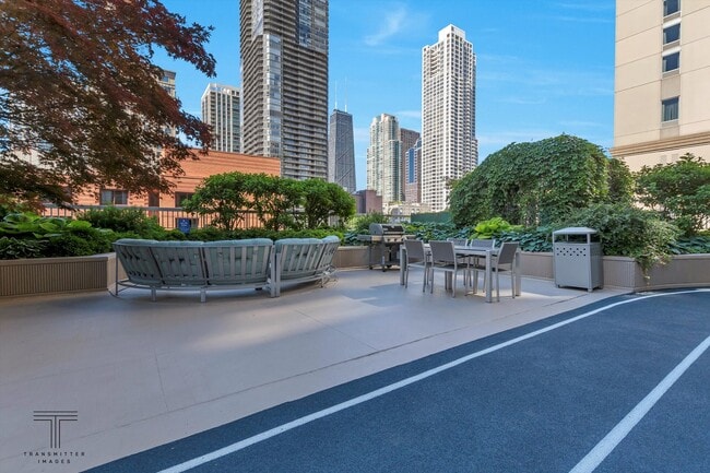 Building Photo - 545 N Dearborn St