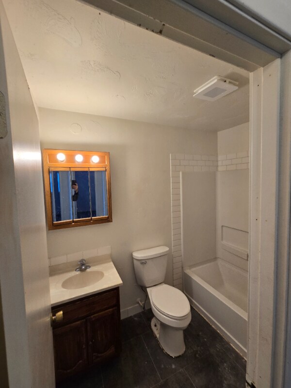 Building Photo - 518 6th Ave