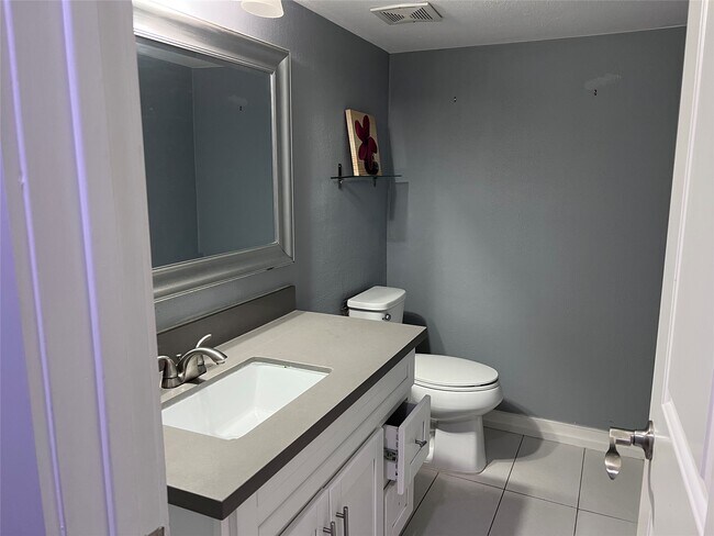 Building Photo - 6486 Alisa Ln