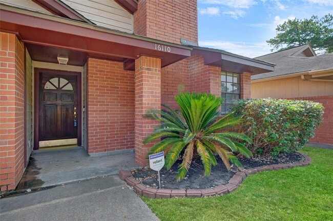 Building Photo - 16110 Springbank Dr