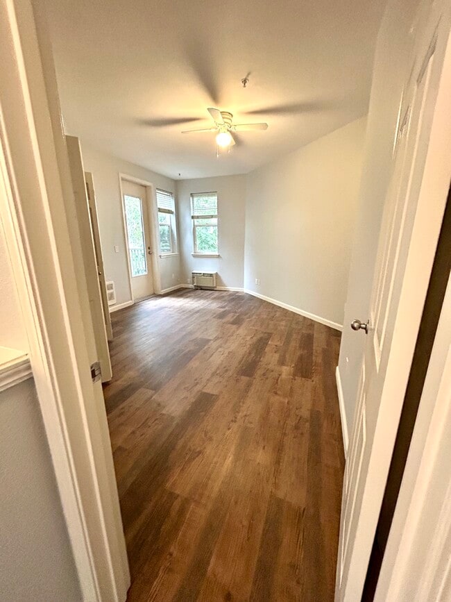 Building Photo - 1810 SE Cutter Ln