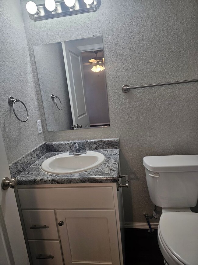 Building Photo - 2124 Ingalls Ln