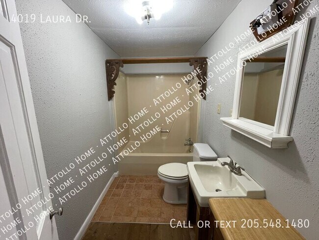 Building Photo - 4019 Laura Dr