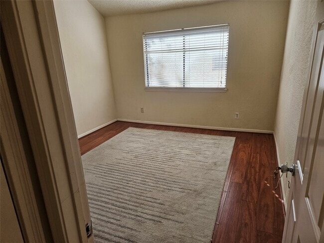 Building Photo - 2425 Holly Hall St