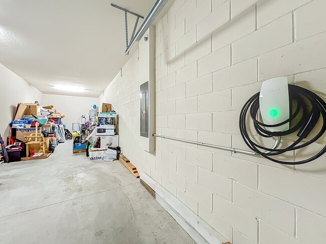 Building Photo - 1021 Savannah Palms Blvd