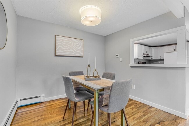 Building Photo - 2 Clover Hill Rd