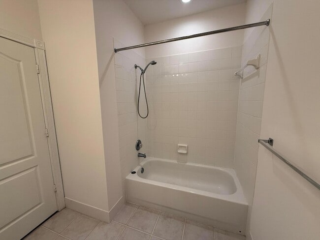 Building Photo - 150 Wentworth Ct