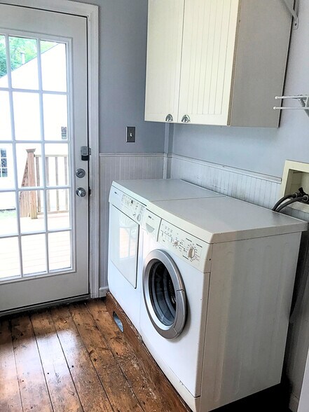 Building Photo - 11 Cherry St