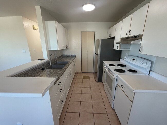 Building Photo - Upstairs Iao Parkside 2/2