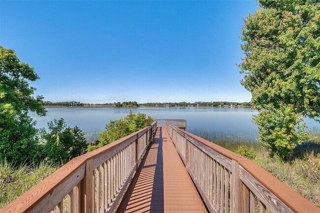 Building Photo - 11150 Sound Shr Dr