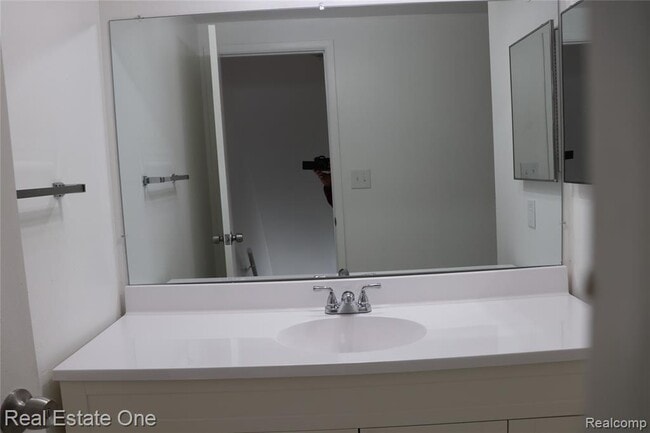 Building Photo - 8256 Karam Blvd