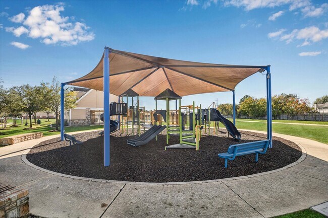 Building Photo - 17610 Forest Haven Trail