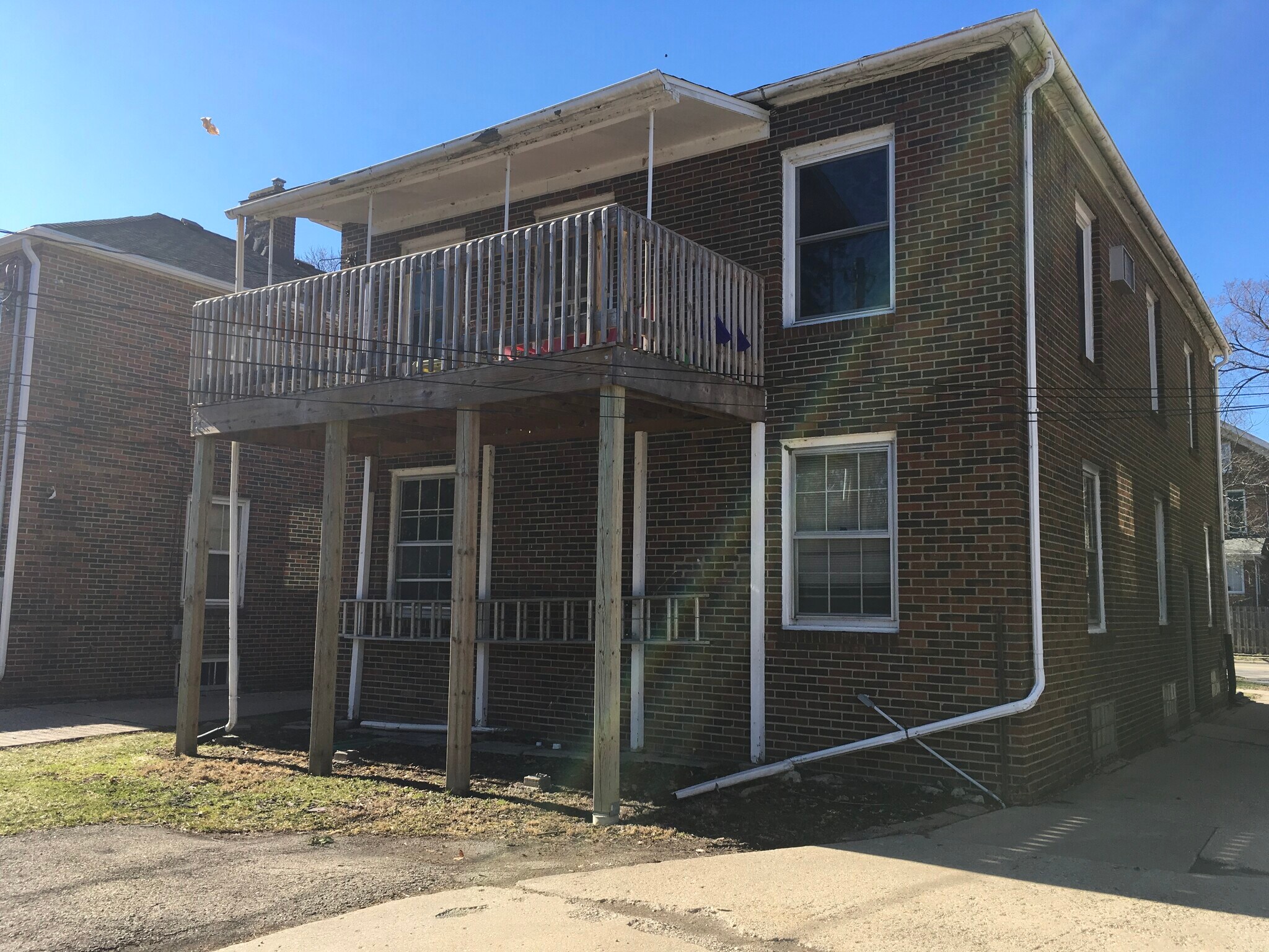 Building Photo - 2917 Monroe St