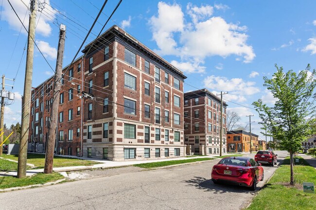 Building Photo - 1800 W Bethune St