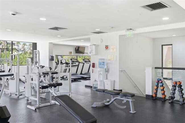 Building Photo - 251 Crandon Blvd