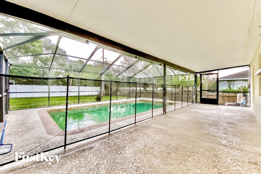 Building Photo - 6351 Hampton Pointe Cir