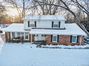 Building Photo - 126 Orchardale Dr