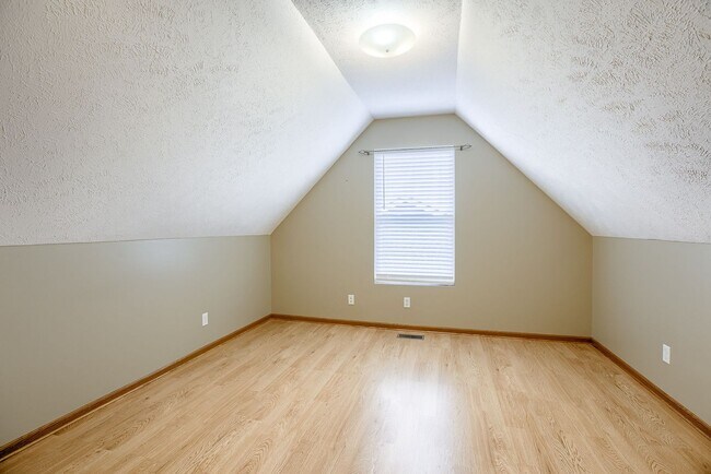 Building Photo - Spacious 4 Bedroom In Gretna!!