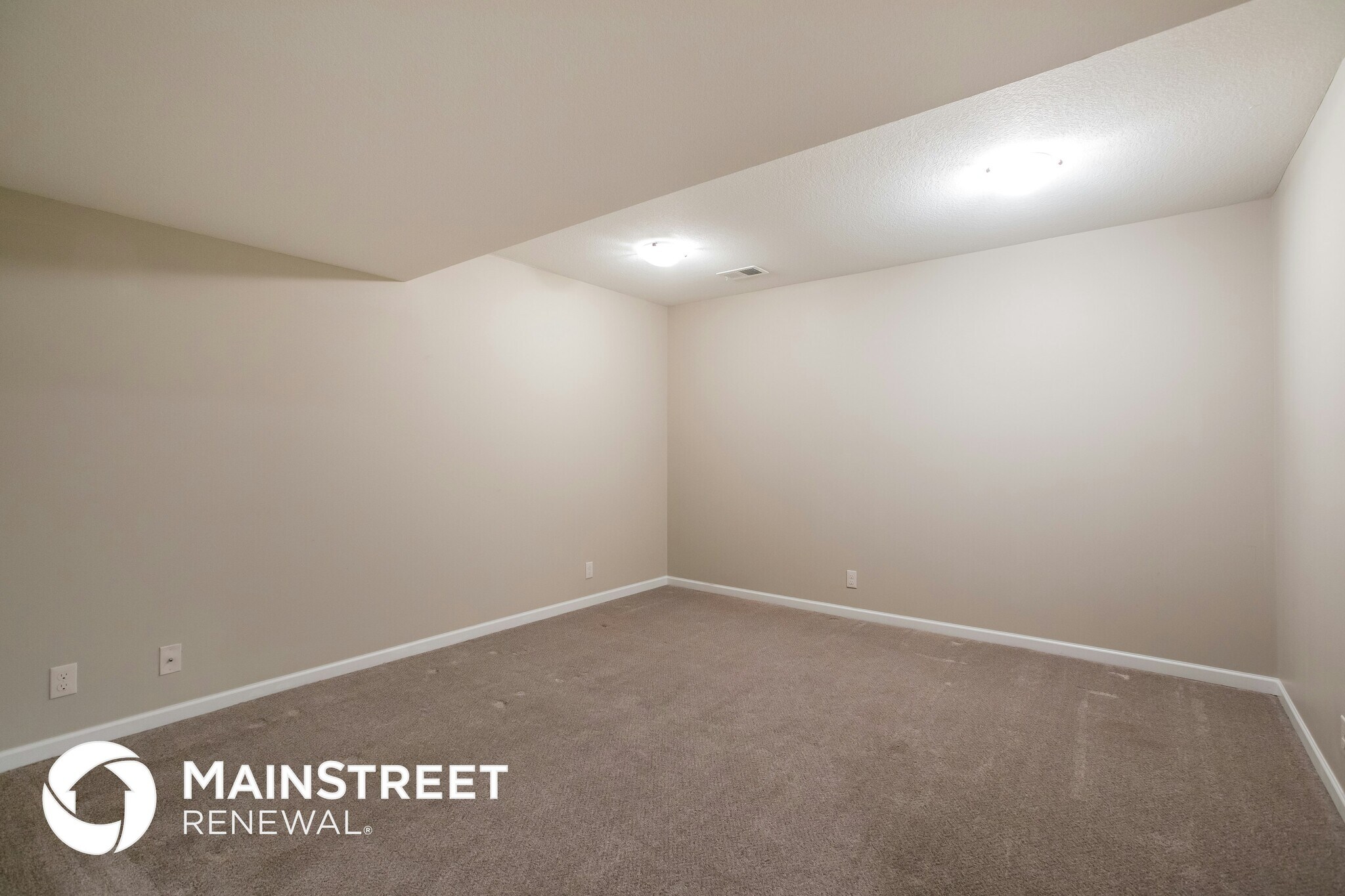 Building Photo - 1305 NW High View Dr