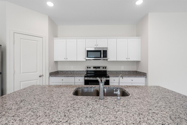 Building Photo - 15347 Abella Dr
