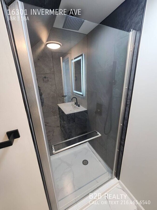 Building Photo - 16301 Invermere Ave