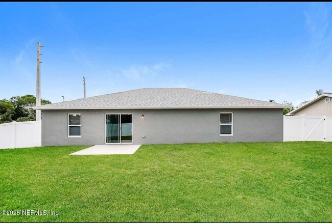 Building Photo - 1702 SW Airoso Blvd